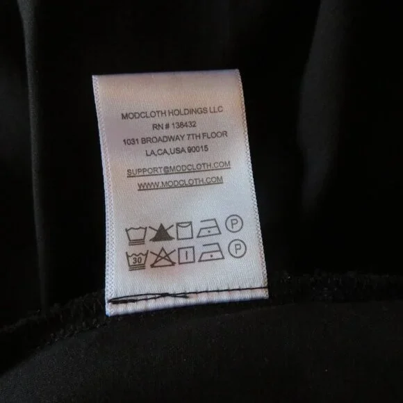 Modcloth Women's Black A-Line Skirt, Front Pleats, Size 0,  NWOT - Picture 10 of 10